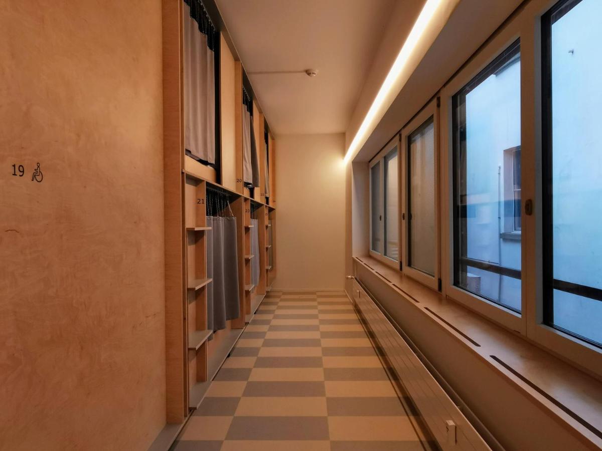 Green Marmot Capsule Hotel Zuerich Exterior foto