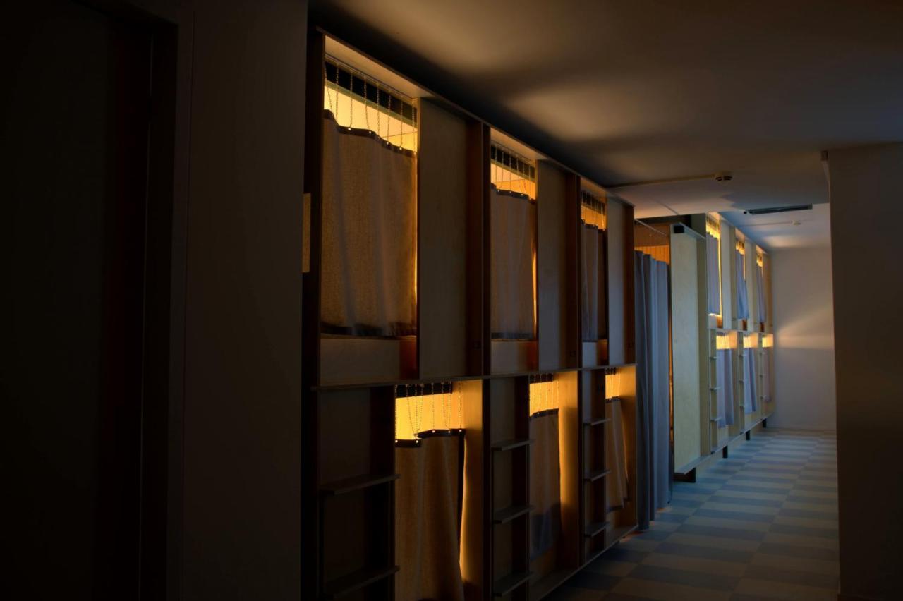 Green Marmot Capsule Hotel Zuerich Exterior foto