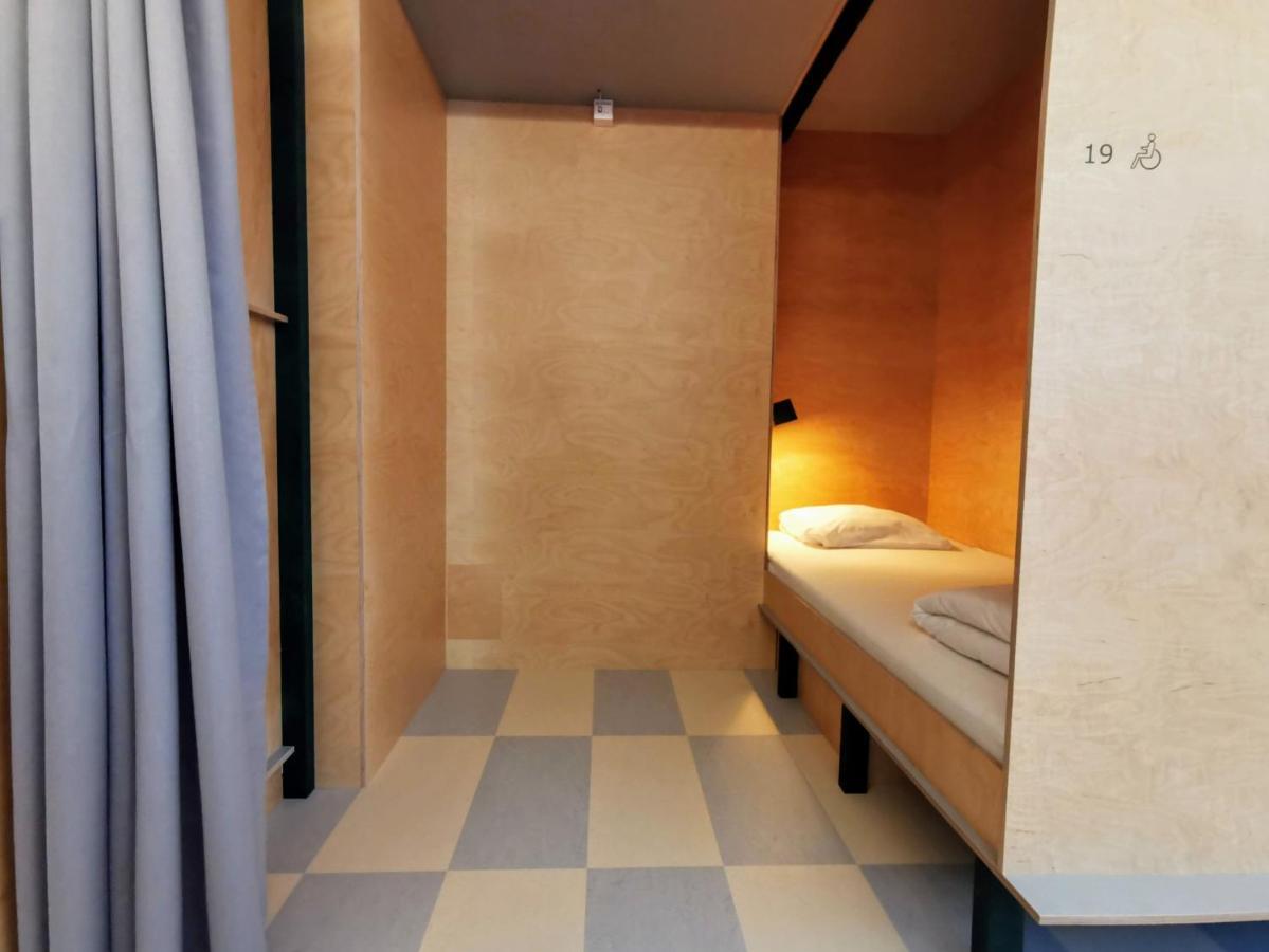 Green Marmot Capsule Hotel Zuerich Exterior foto