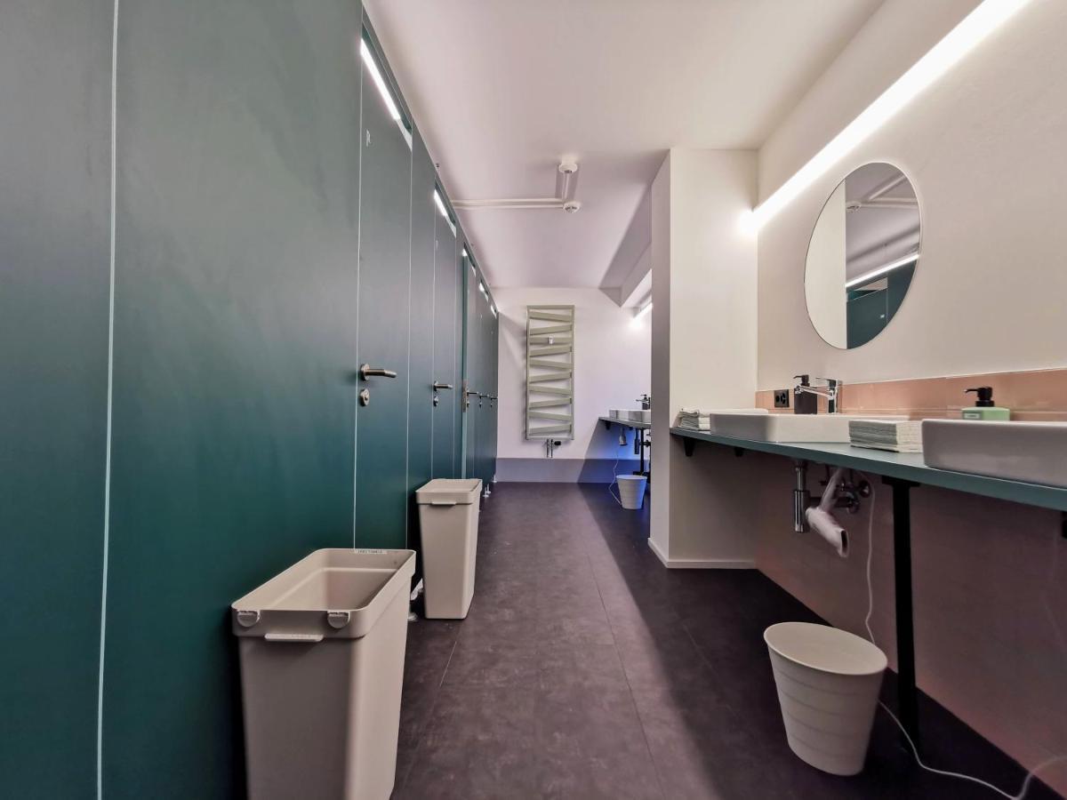 Green Marmot Capsule Hotel Zuerich Exterior foto